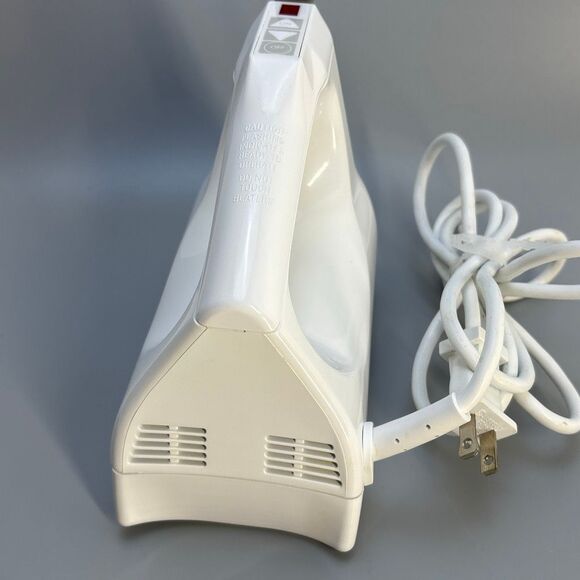 New in Box KitchenAid hand mixer Artisan 7 speed KHM7T tested digital control - Picture 6 of 9